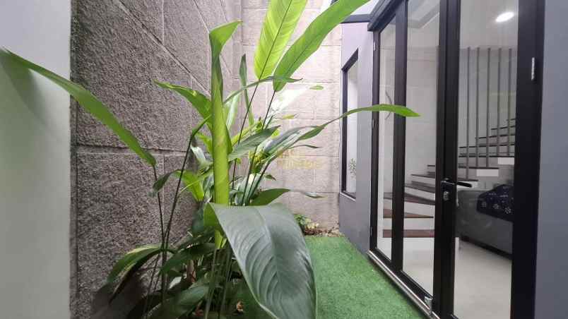 rumah cantik dekat pintu tol brigif