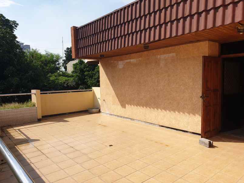 rumah darmo permai timur strategis