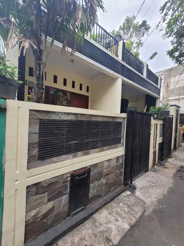 rumah di kontrakan bu hj entin