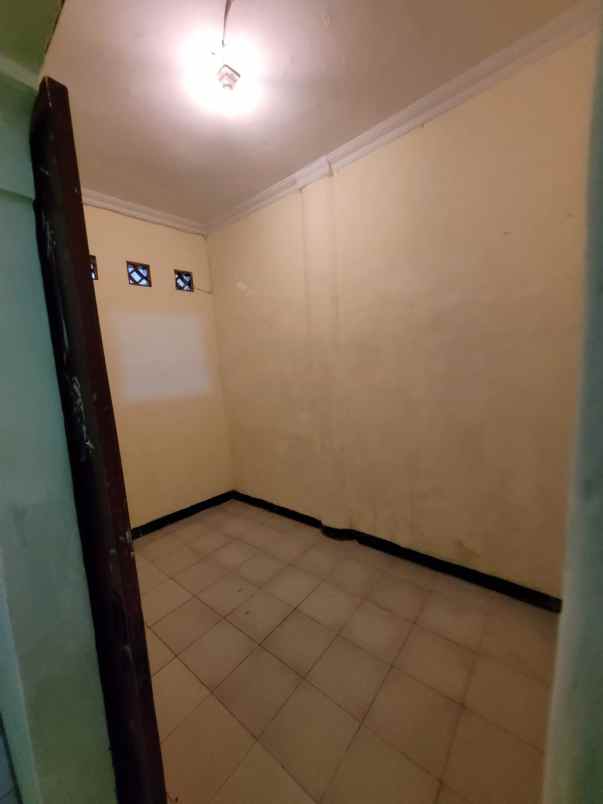 rumah di kontrakan bu hj entin