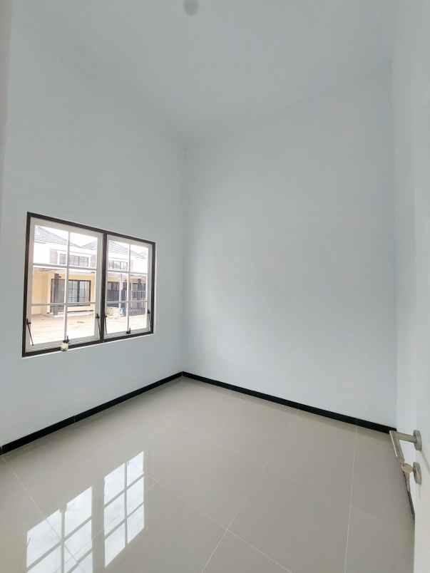 rumah di nol jalan raya tlogowaru kota malang