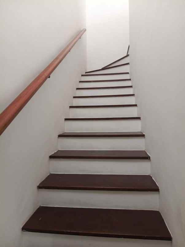 rumah disewakan graha natura sambikerep surabaya barat