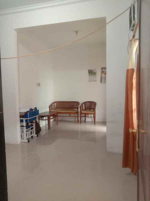 rumah dukuh zamrud kota legenda