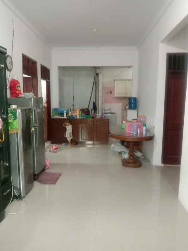 rumah dukuh zamrud kota legenda