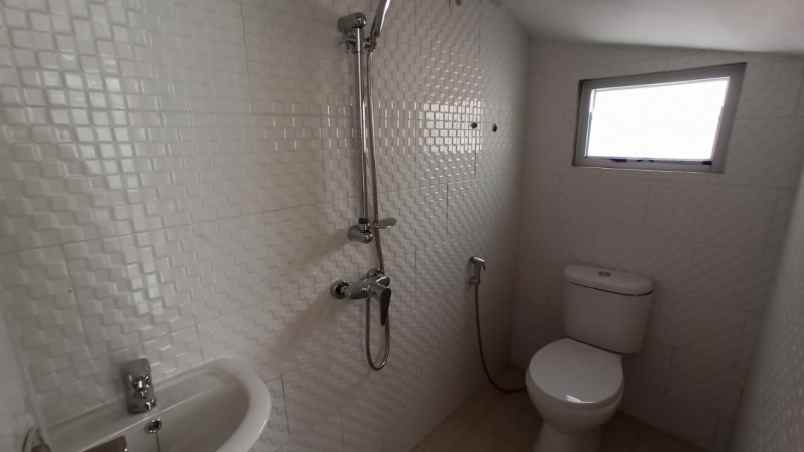 rumah jl ceger bambu apus raya