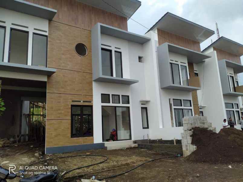 rumah jl gandrung jambudipa