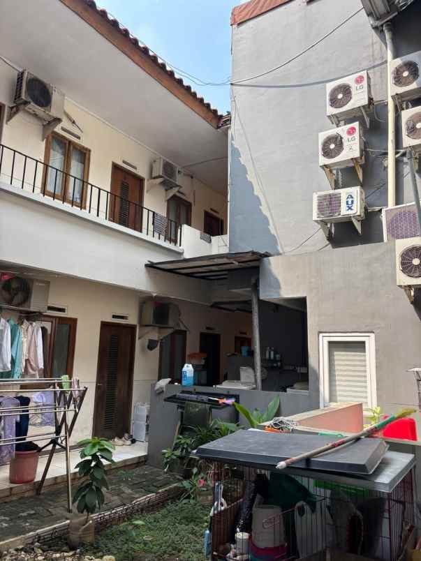 rumah kos 2 lantai lokasi strategis bonus rumah