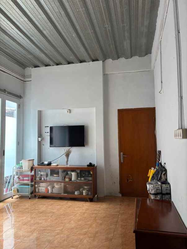 rumah kos 2 lantai lokasi strategis bonus rumah