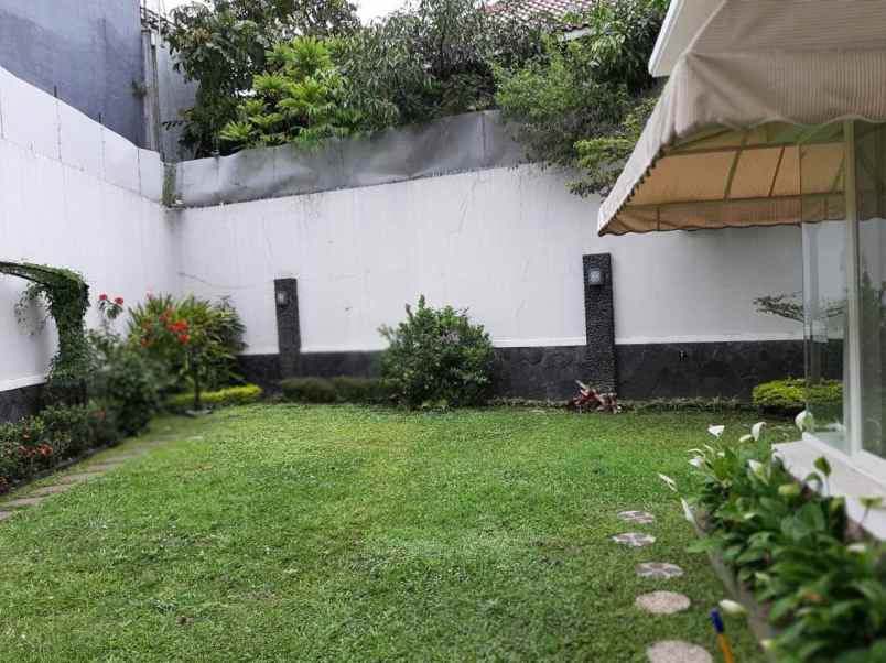 rumah lux di sayap setra murni bandung