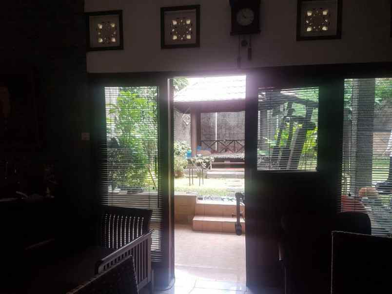rumah menteng dalam