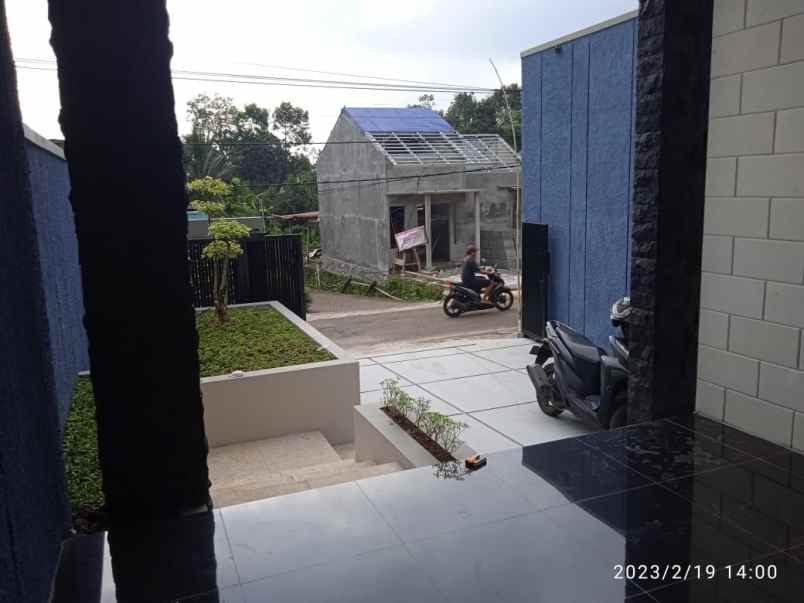 rumah mewah siap huni shm ready nempel jalan aspal