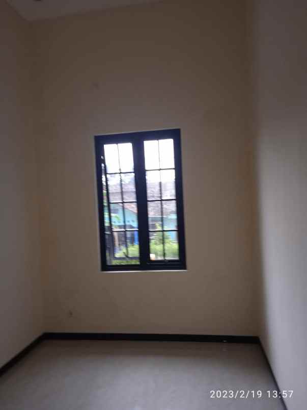 rumah mewah siap huni shm ready nempel jalan aspal