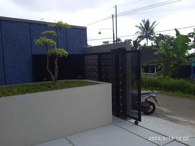 rumah mewah siap huni shm ready nempel jalan aspal