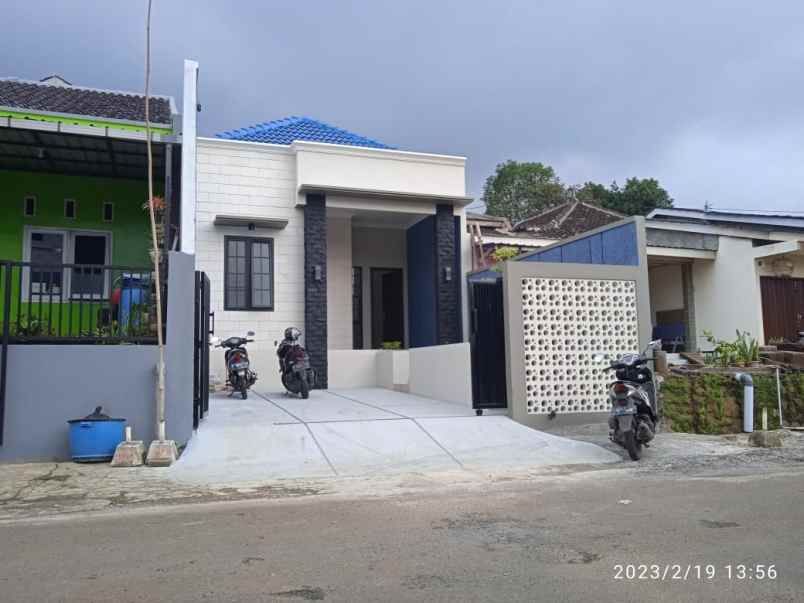 rumah mewah siap huni shm ready nempel jalan aspal