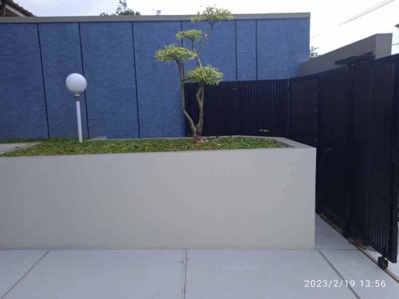 rumah mewah siap huni shm ready nempel jalan aspal