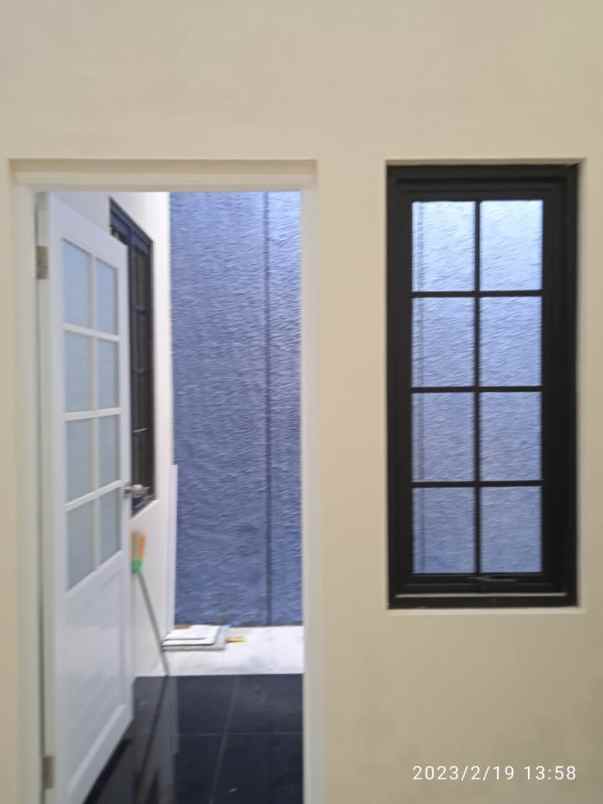 rumah mewah siap huni shm ready nempel jalan aspal