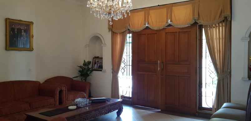 rumah mewah surabaya selatan