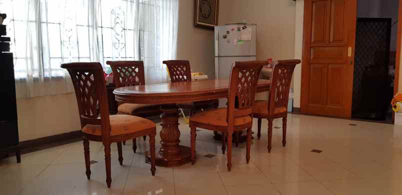 rumah mewah surabaya selatan