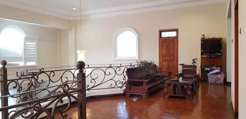 rumah mewah surabaya selatan