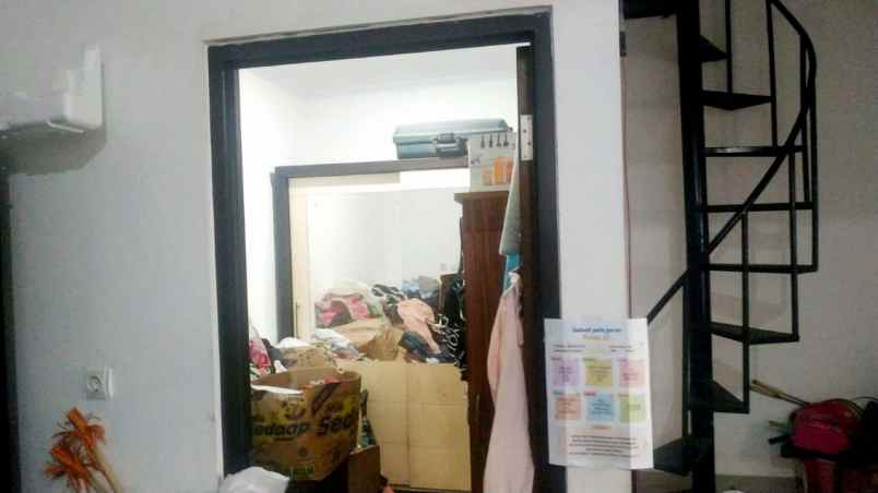 rumah mezzanin second bambu apus jakarta timur