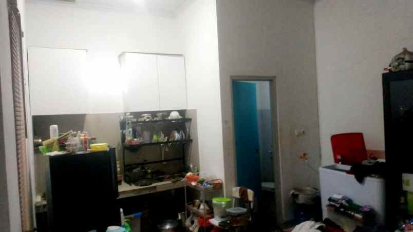 rumah mezzanin second bambu apus jakarta timur