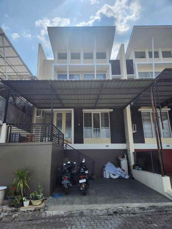 rumah minimalis 2 lantai bukit wahid semarang barat