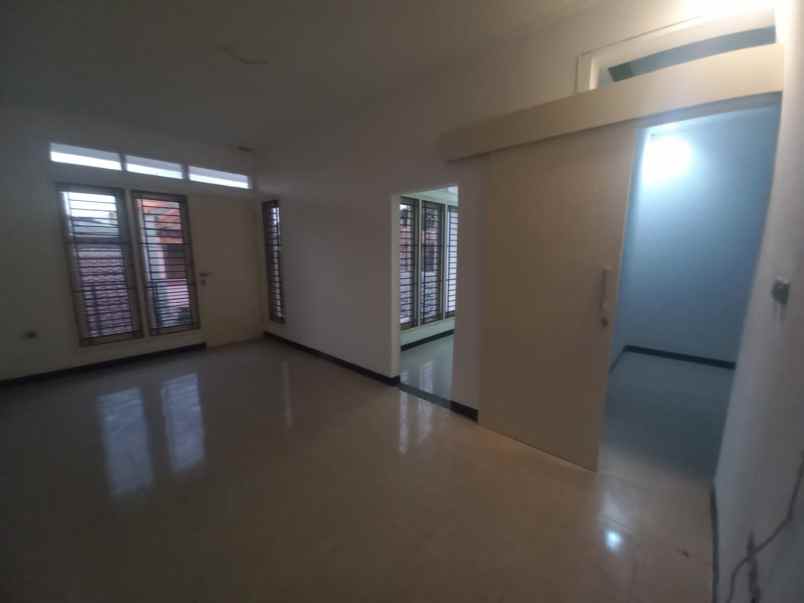 rumah minimalis siap huni di duren sawit jakarta timur