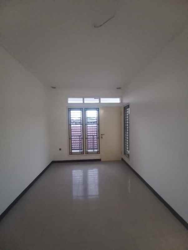 rumah minimalis siap huni di duren sawit jakarta timur