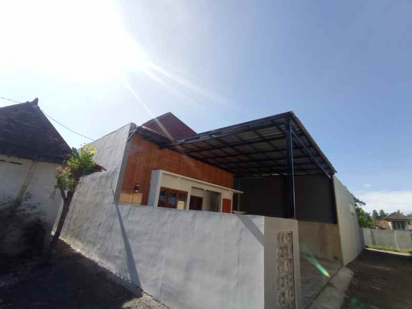 rumah modern gratis biaya pajak di ngemplak sleman