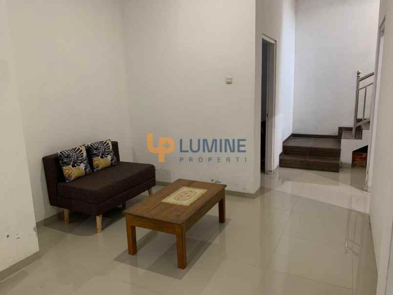 rumah nyaman 2 lantai dekat rsud sleman