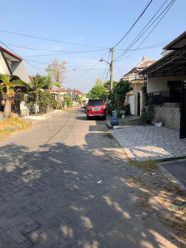 rumah siap huni 1 5 lantai di pondok candra indah