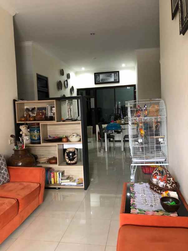 rumah siap huni 1 5 lantai di pondok candra indah