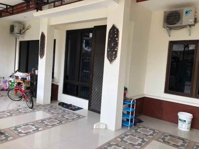 rumah siap huni 1 5 lantai di pondok candra indah