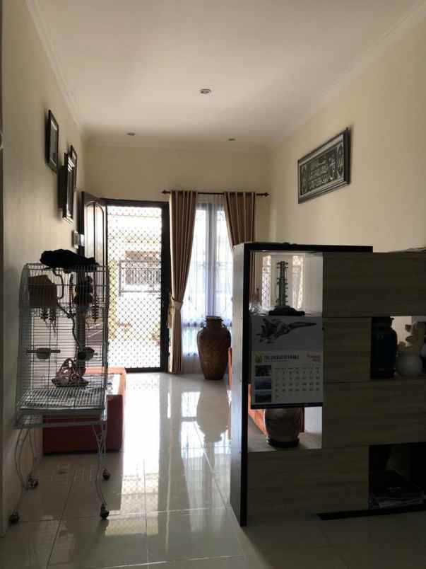 rumah siap huni 1 5 lantai di pondok candra indah