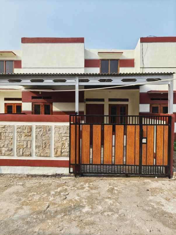 rumah siap huni dekat stasiun