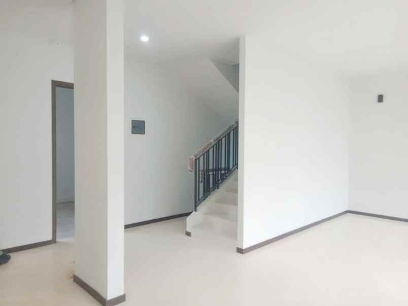 rumah siap huni strategis cluster zora kimora bsd city