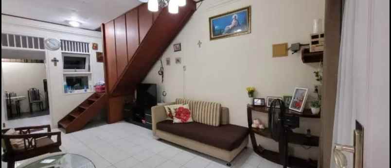 rumah siap huni strategis sektor 7b gd serpong