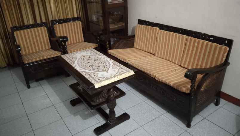 rumah strategis dekat kota di perumnas depok 2 tengah