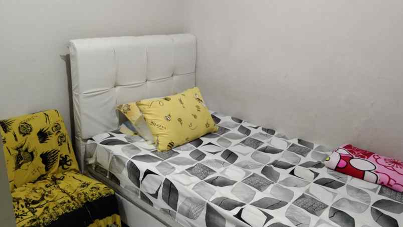 rumah strategis dekat kota di perumnas depok 2 tengah