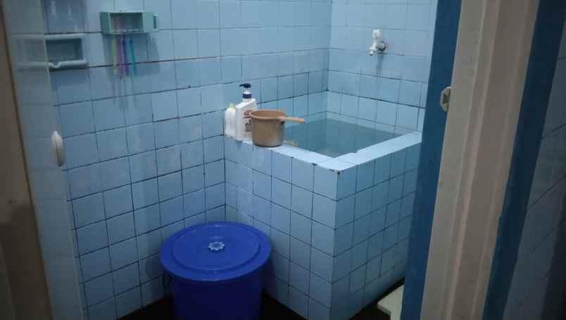 rumah strategis dekat kota di perumnas depok 2 tengah