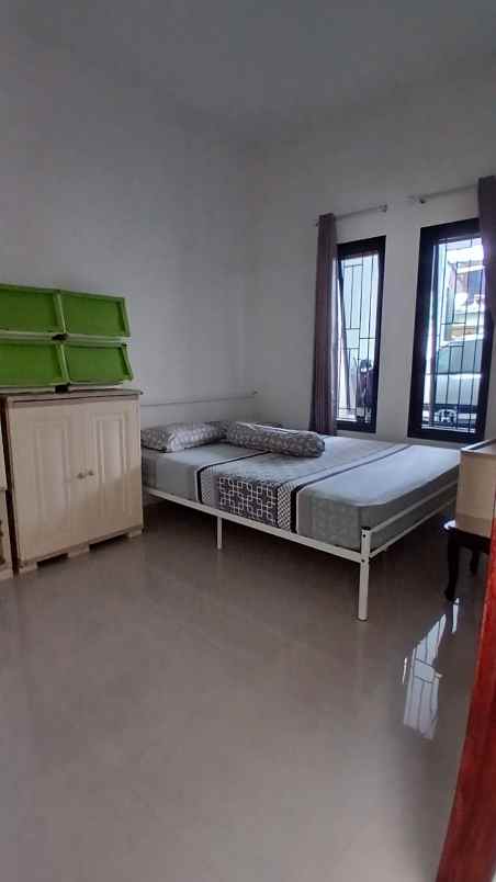rumah strategps di perumnas depok timur