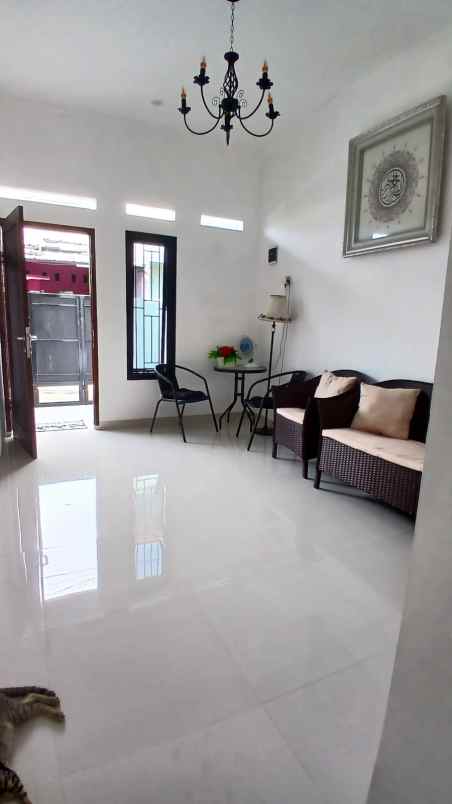 rumah strategps di perumnas depok timur