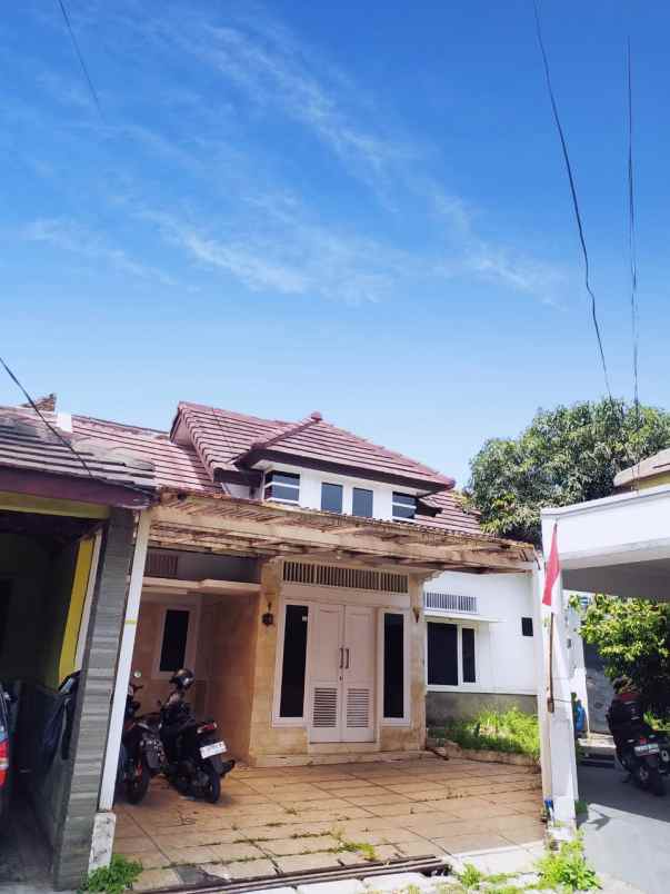 rumah terawat siap huni di pinus regency sukarno hatta