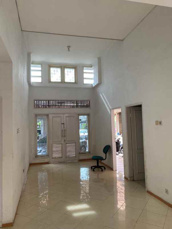 rumah terawat siap huni di pinus regency sukarno hatta