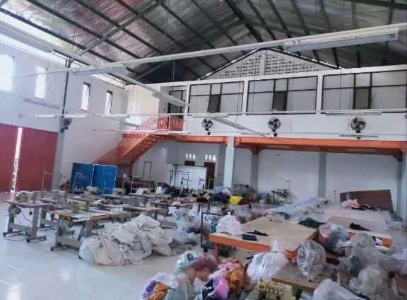 rumah usaha dan gudang