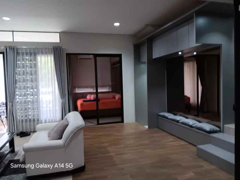 sewa rumah summarecon flora