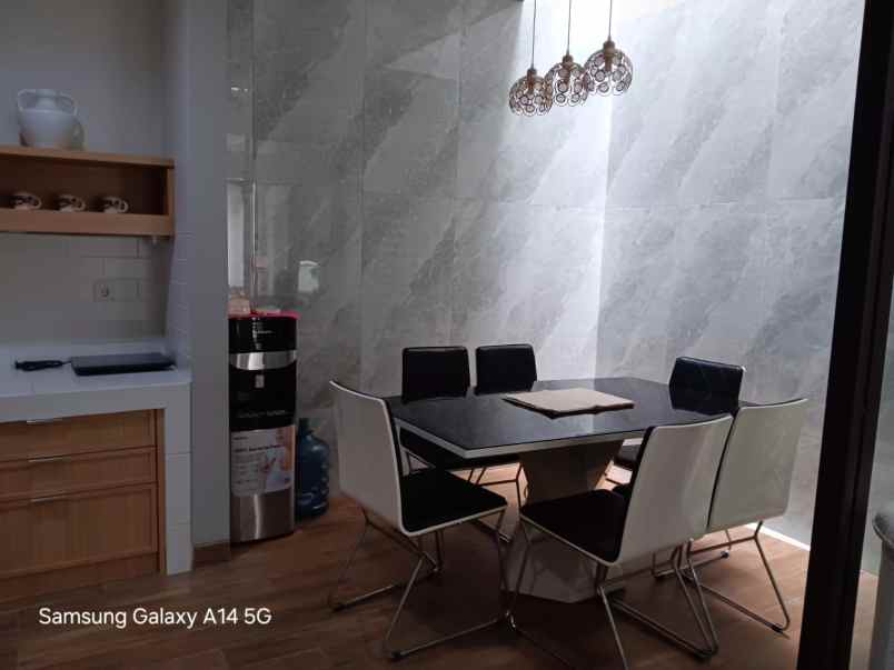 sewa rumah summarecon flora