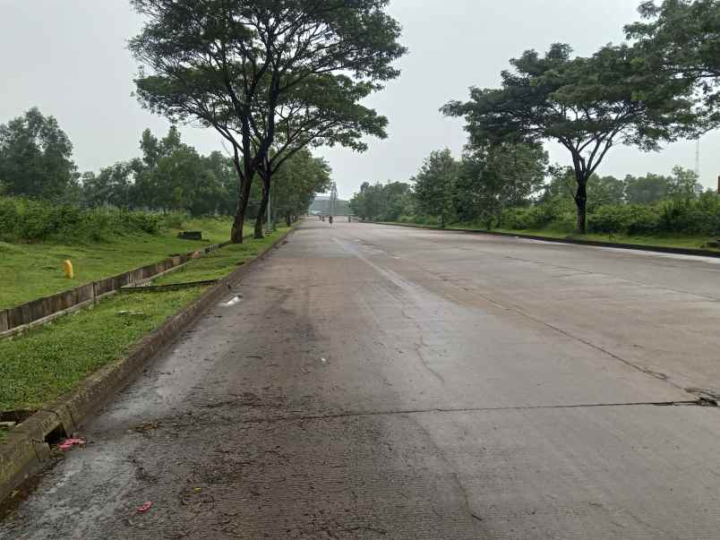 tanah jl industri delta silicon 8