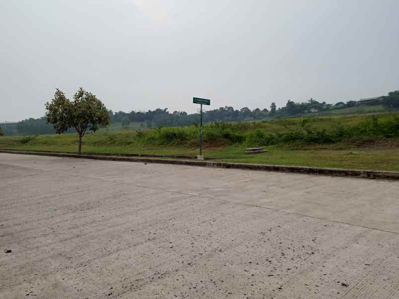 tanah jl industri delta silicon 8