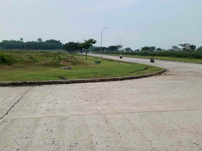 tanah jl industri delta silicon 8